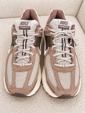 Nike Zoom Vomero 5 Mink Brown Sneakers Women’s 10 Men’s 9